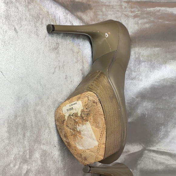 L.A.M.B. Nude platform pumps size 9 gray brown - Picture 6 of 7